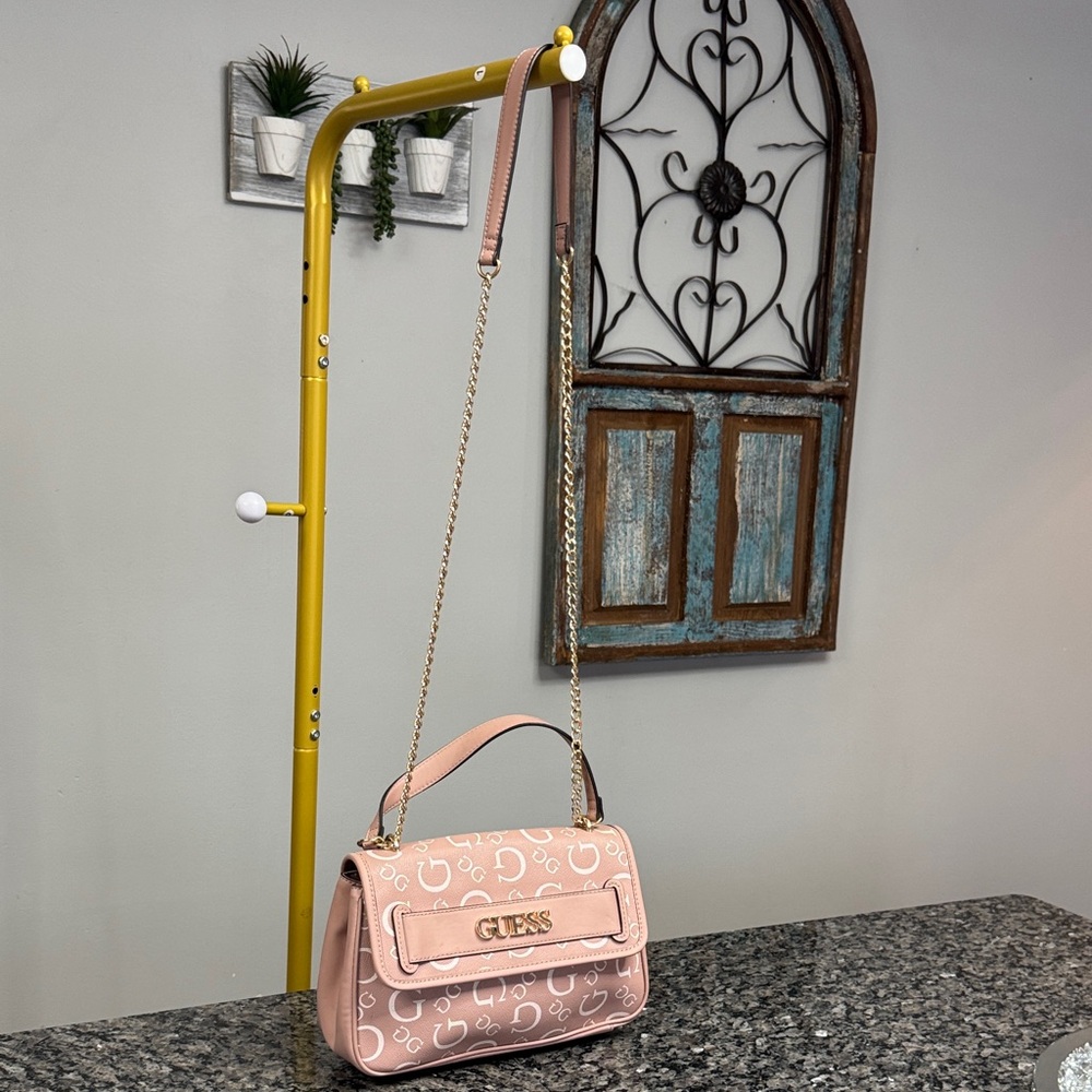 GUESS Blush Logo Chain Shoulder Bag EUC - Picture 15 of 16